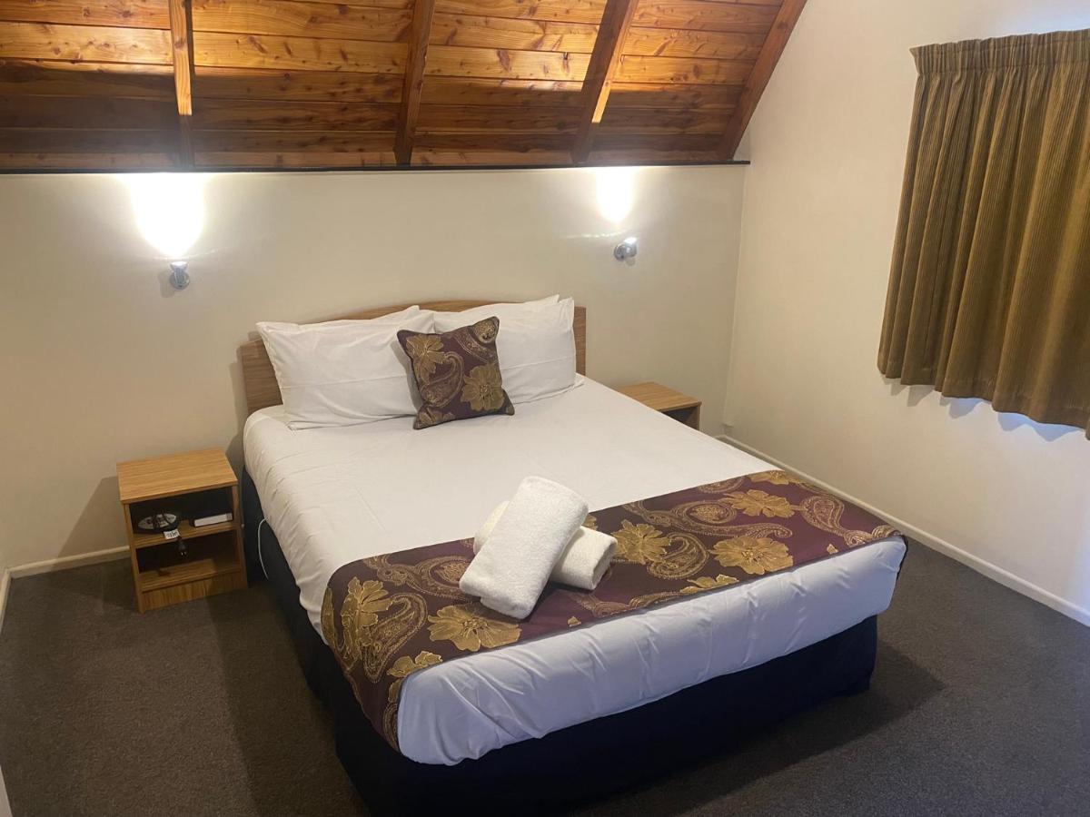 Mountain Chalets Motel Туизъл Екстериор снимка