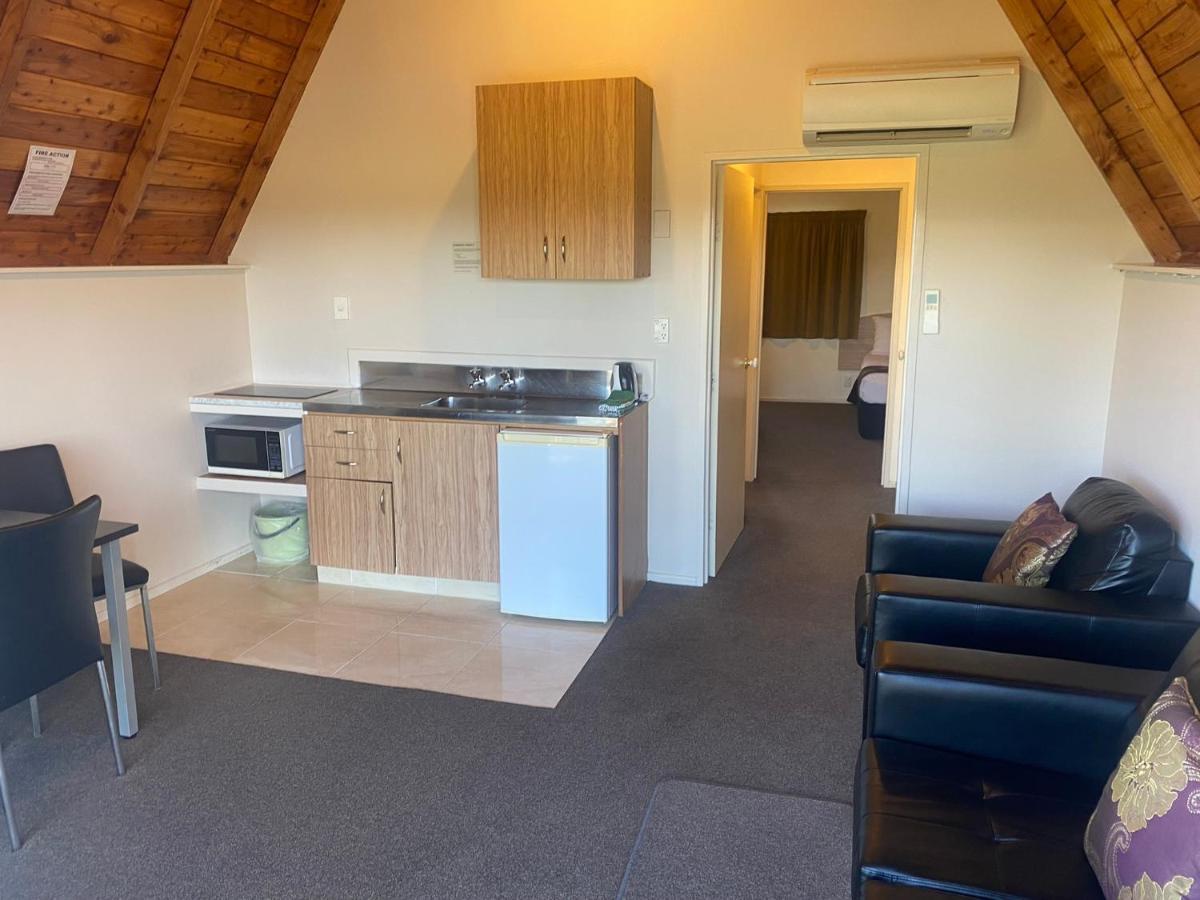Mountain Chalets Motel Туизъл Екстериор снимка