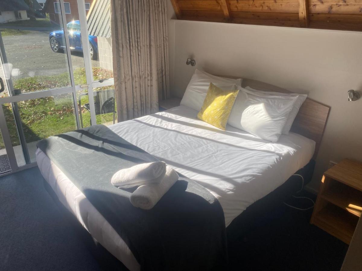 Mountain Chalets Motel Туизъл Екстериор снимка